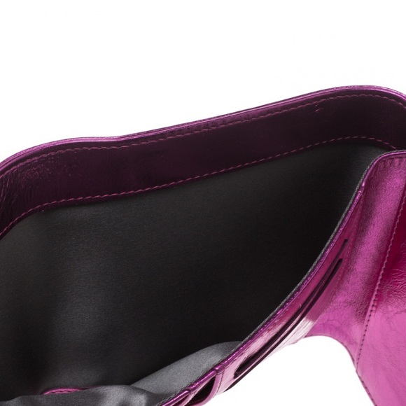 Pink Chanel Metallic Foil Leather Bow Compact Wallet - Picture 7 of 9